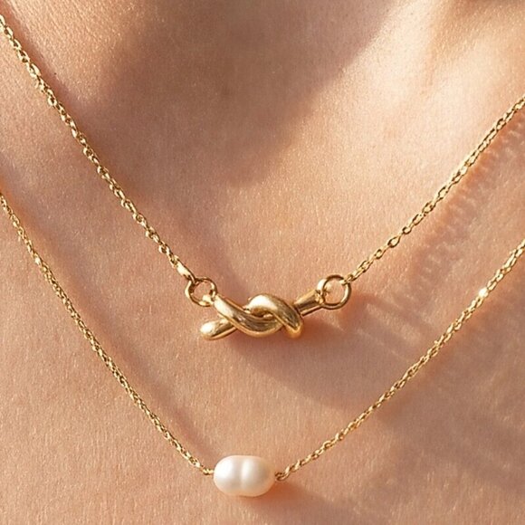 CASS GOLD KNOT & PEARL LAYERED NECKLACE - Picture 2 of 2